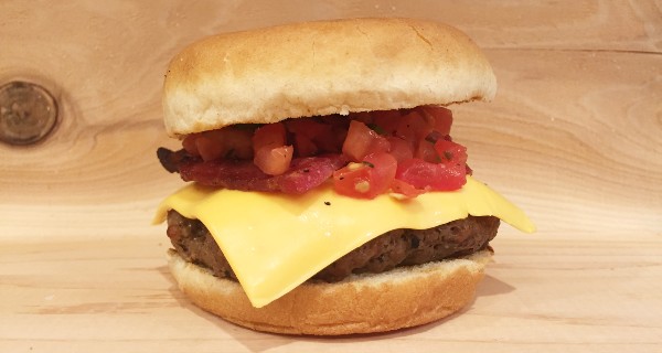 https://balconygrilled.com/wp-content/uploads/2020/06/Grilled-Bacon-Cheeseburger-header.jpg